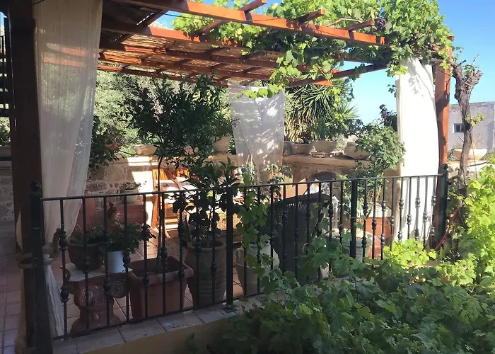 George & Alexandra\'S Apartments