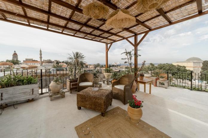 George & Alexandra's Apartamento Rhodes City