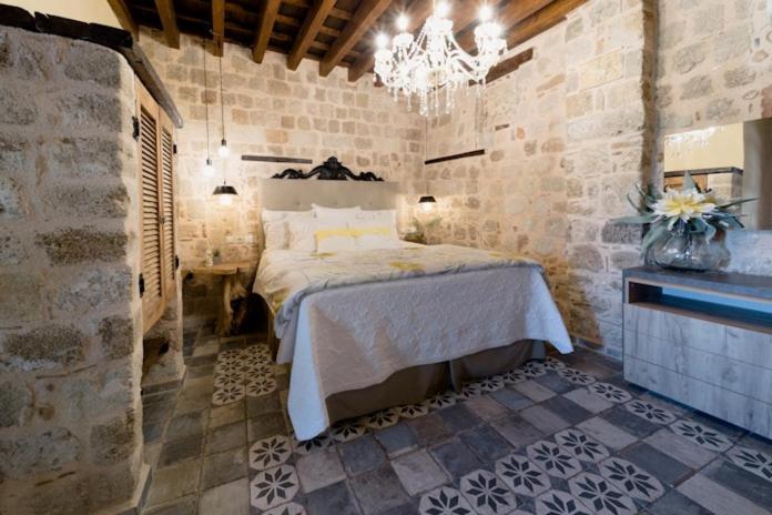 George & Alexandra's Apartamento Rhodes City