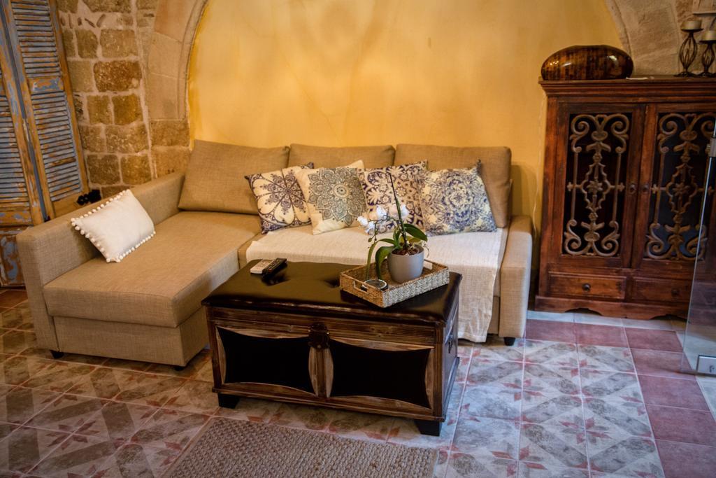 George & Alexandra's Apartamento Rhodes City